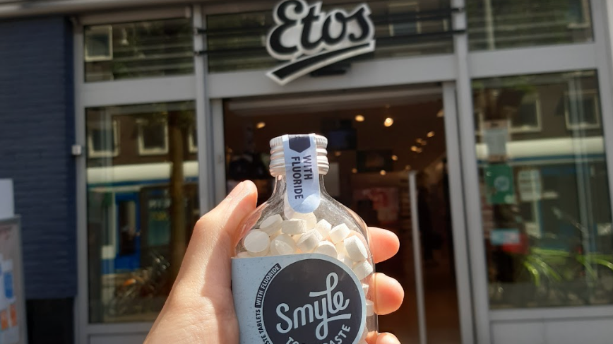 ETOS EMBRACES SMYLE