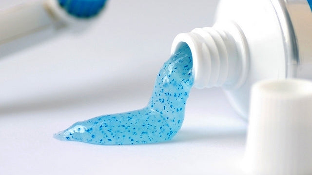 Do you still brush with (micro)plastic?